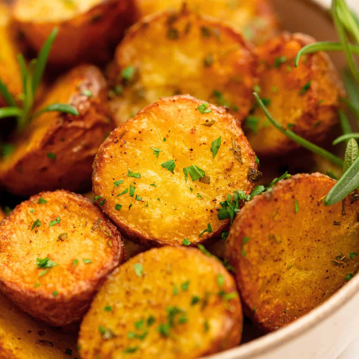 Perfect Roasted Red Potatoes: Crispy, Fluffy & Easy Oven Recipe